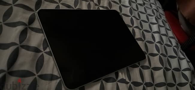 Ipad pro m4 256gb كسر زيرو