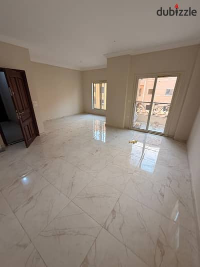 شقة للايجار التجمع كمبوند المستشارين التجمع الاول بالقرب من التسعين