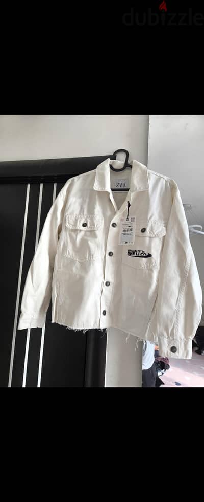 New Original ZARA jacket from zara store with label from UAE