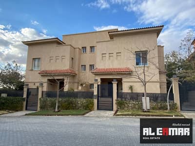 Twin house villa for sale in Al-Hadaba Compound, 6th of October City; includes kitchen and air conditioning units.