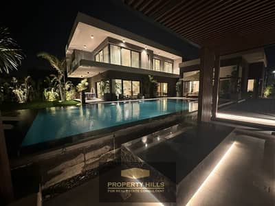 Panoramic villa, 792 square meters, 3 floors with a private swimming pool, at a bargain price near Palm Hills, Safwaa City and El Khamayel