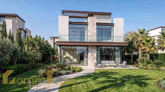 Own a unique 6-bedroom villa for families from only 850 villas in QUE GARDENS in an exceptional location and a complete life entrance to Cairo