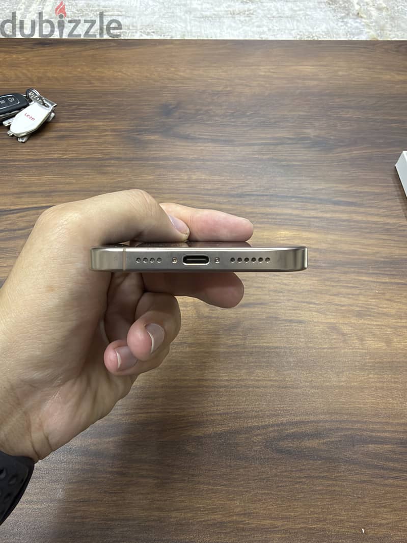Apple - iPhone 16 Pro Max 4