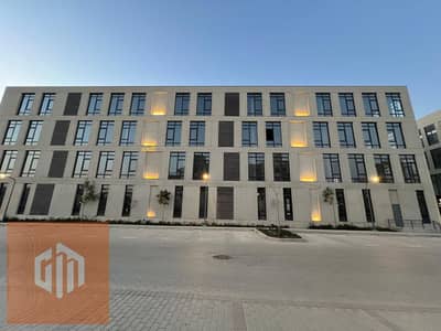 Prime Location Administrative Office 420 SQM for Rent in District 5 New Cairo