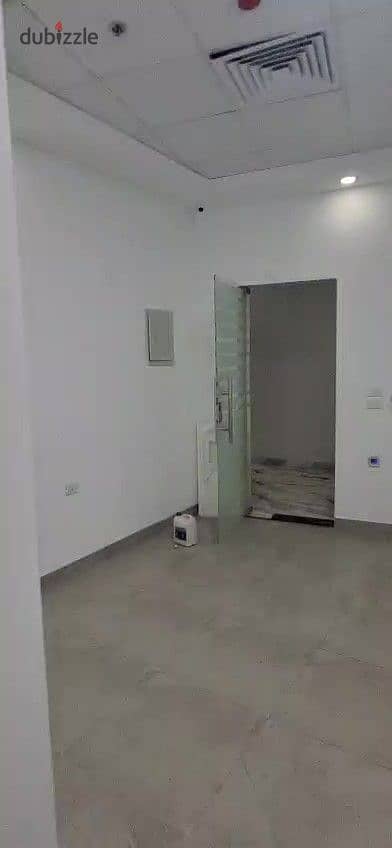 مكتب مميز للإيجار في مول كارجو الشيخ زايد بتشطيب ألترا سوبر لوكس