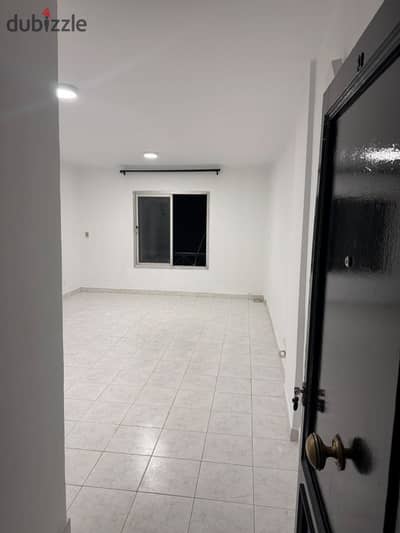 Apartment for rent in Al Rehab; prime location near Services and the food court.