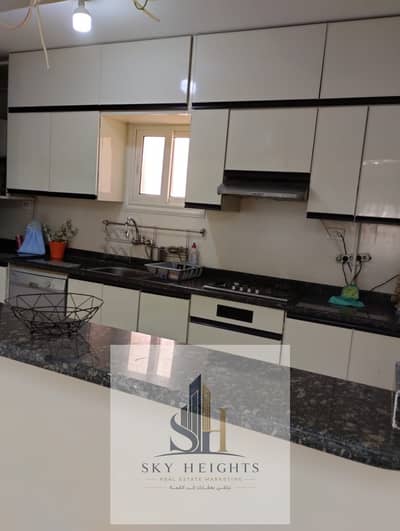 123m apartment for sale with furnishers in Rehab city 3 bedrooms modern kitchen and furnished near the old market