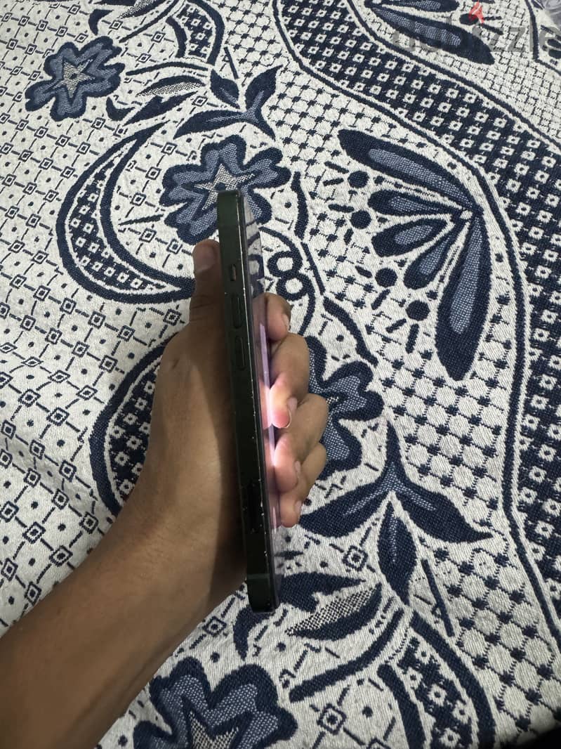 Apple - iPhone 13 4