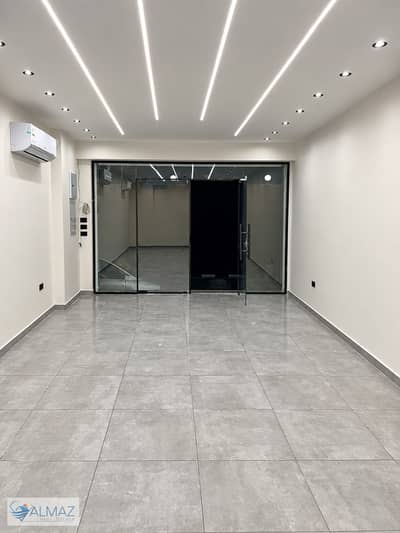 Unfurnished 48 sqm commercial unit for rent, equipped with A/C, in La Maison Compound, Fifth Settlement (near the American University).
