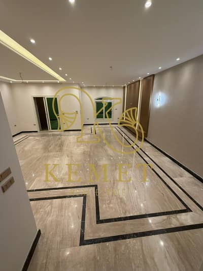 Apartment for sale in South Academy 220 sqm, second floor in a two-story villa, elevator, 3-piece reception, 3 bedrooms, 2 bathrooms, ultra super
