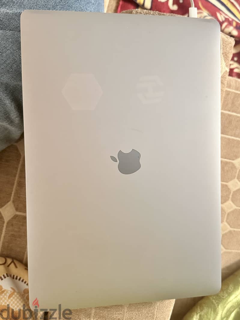 Mac Book pro 1