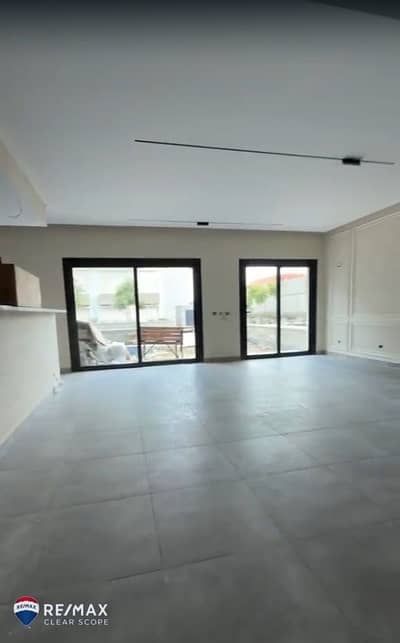 Duplex with Private Pool & Garden fully finished and ready to move now!