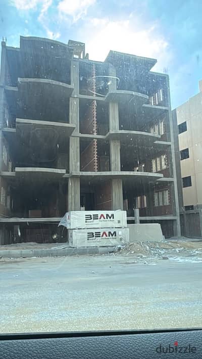 *عماره للبيع على شارع النوادى باللوتس GH مساحة الأرض 618 م مبنيه بالكامل هيكل فلات سلاب شقتين بالدور* *مطلوب 55 مليون*