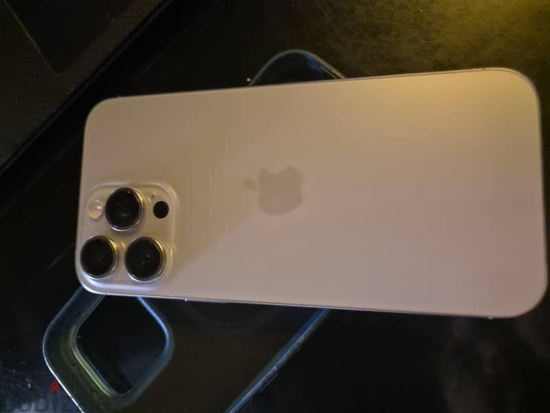 Apple - iPhone 16 Pro Max 2