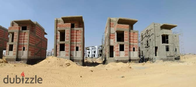 بمقدم 200الف فقط للبيع استوديو متشطب بالتكييفات في الجولدن اسكوير التجمع الخامس امام هايد بارك وبجوار سولانا ساويرس بقسط حتي 10 سنوات.