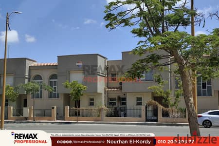 Open view of the golf course standalone villa for sale in Alex West