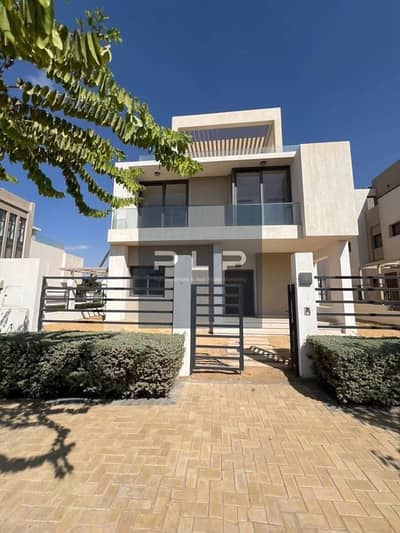 Below market price! Resale townhouse for sale ready to move, ideally located in Hyde Park, Golden Square, Fifth Settlement – New Cairo.