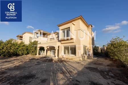 Double view overlooking the golf course and lake Super-luxury finishes immediate delivery villa  735 m² for sale - Alex West