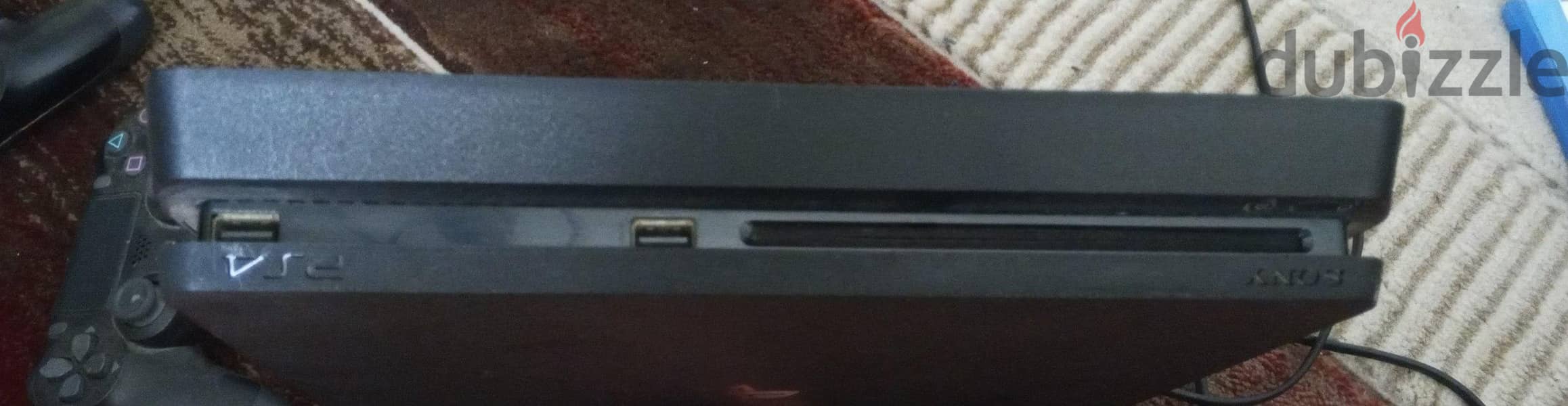 PS4 Slim 500 GB + 1 Controller + 3 Games (CDs) 5