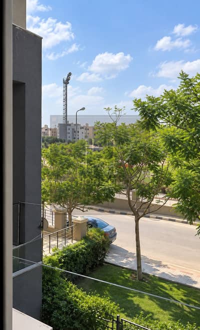 بأفضل سعر ستوديو مفروش للايجار في كمبوند ذا فيلدج بالم هيلز التجمع القاهرة الجديدة Studio rent The Village Palm Hills