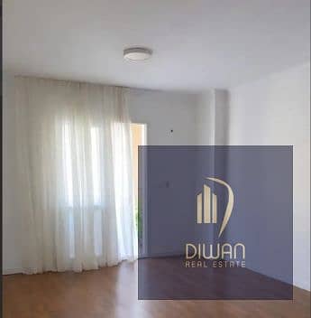 Apartment with 446k DP & 10-yr payment plan! Prime location by R7 hub, facing BUE, mins to Green River.