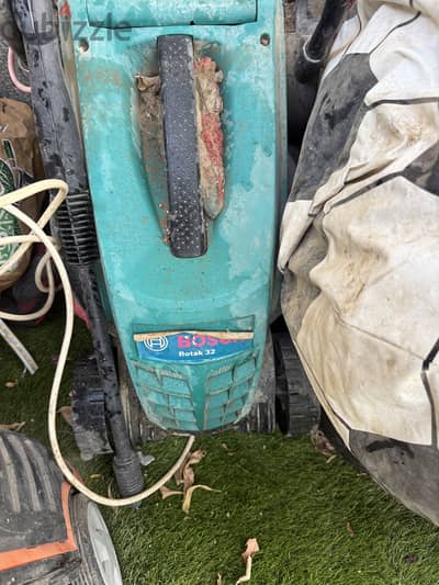 Rotak 32 bosch garden lawn mowerمكينة قص نجيل