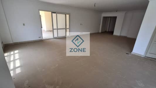 Apartment for sale in Madinaty, 320 sqm, featuring a wide garden and Madinaty Club view; first-time occupancy (never lived in), located in Zone B3.