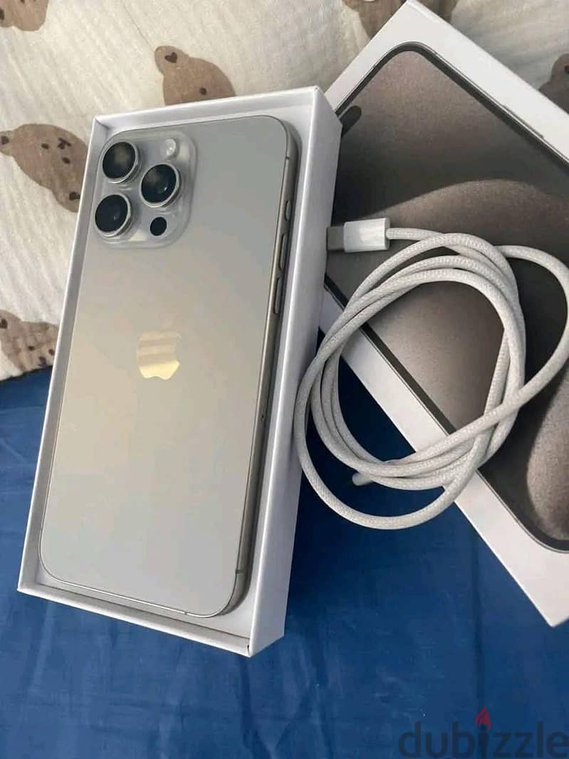 Apple - iPhone 15 Pro Max 4