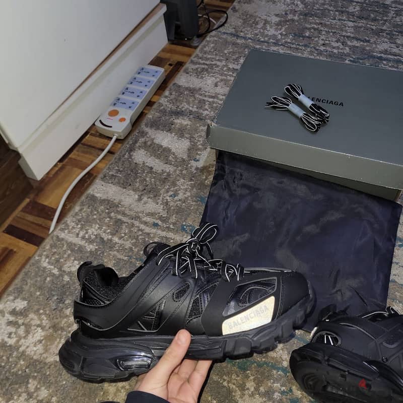 Balenciaga Track 4