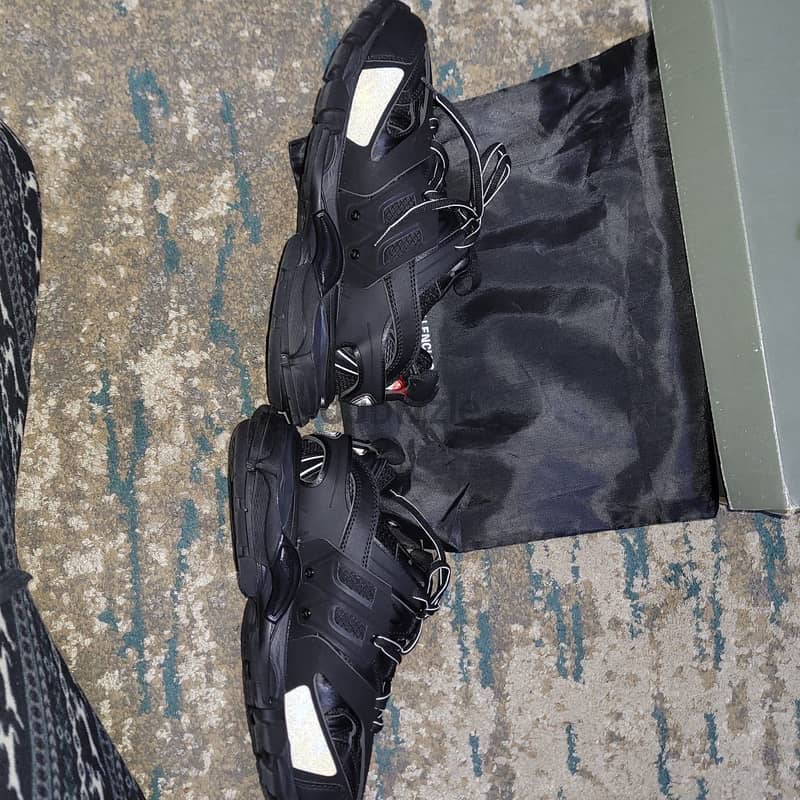 Balenciaga Track 7
