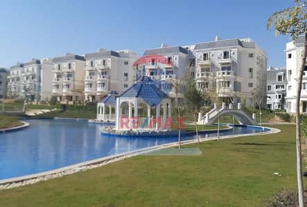 **I Villa Roof Corner | Mountain View October Park**