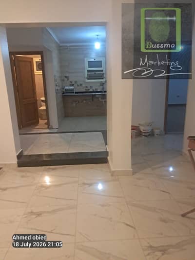 Apartment for rent at a bargain price, Al-Khamail Compound, ground floor with a private garden