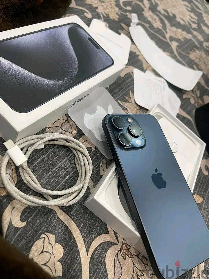 Apple - iPhone 15 Pro Max 2