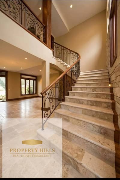 Villa for Sale in One Hyde Park – Hyde Park New Cairo    A townhouse for sale in Hyde Park, located in the heart of the Golden Square, directly on Sou