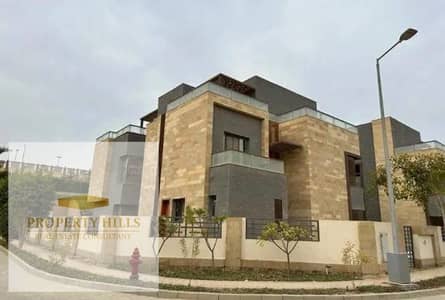 Last fully finished twin villa ready for immediate delivery at a bargain price in front of the airport and next to the Police Academy in Taj City Compound