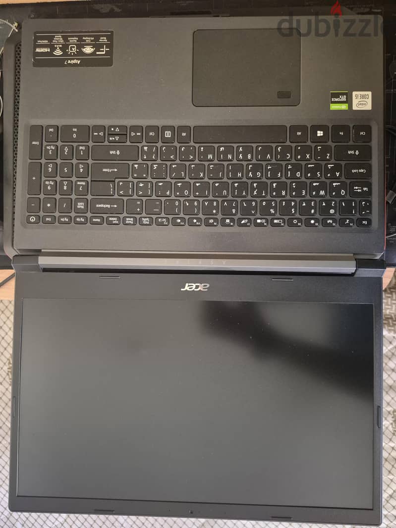 ACER Aspire7  A715-75G 5