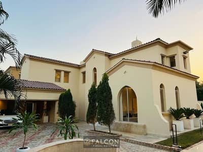 With 2,700,000 First Row Golf View From Balacony Villa 356m For Sale In City Gate Diar New Cairo 5th settlement Next To Hyde Park