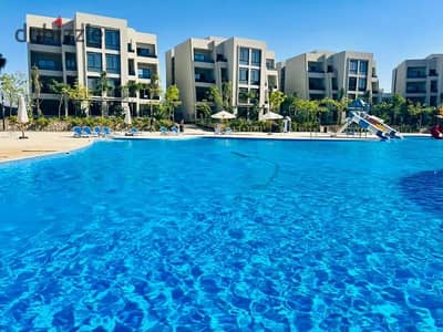 بمقدم 220 الف شاليه للبيع 90متر متشطب بالكامل و بالفرش فى سكاى سيتي الجلالة شركة بيراميدز