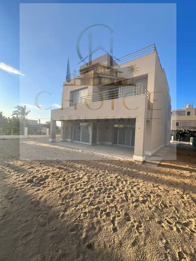 فيلا مستقله 5 غرف استلام فوري جاهزه للسكن باميز فيو بالمشروع ريسيل من المالك بسعر لقطه للبيع بكمبوند بالم هيلز بالتجمع الخامس