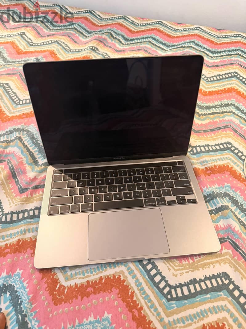 MacBook bro 1