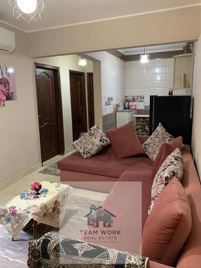 شقة مفروشة للإيجار في عمارات بدر الدين – بجوار مول مزار مباشرة مكيفهFurnished, air-conditioned apartment for rent in Badr El-Din Buildings – directly