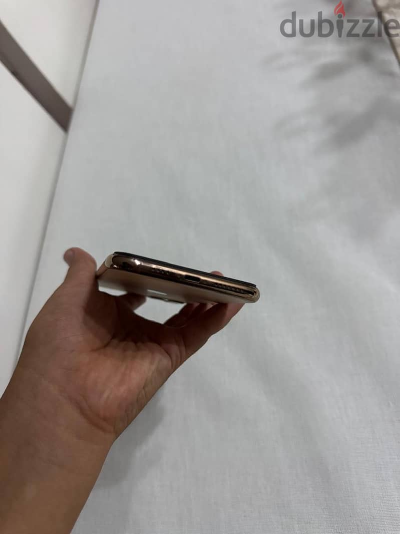 Apple - iPhone 11 Pro Max 4
