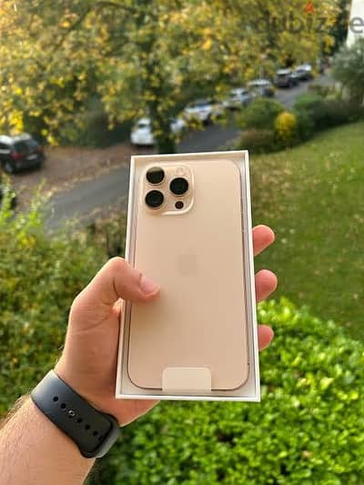 Apple - iPhone 16 Pro