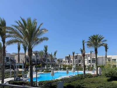 اقل سعر دويت فيلا تري البحر مباشرة علي حمام السباحة مراسي Marassi