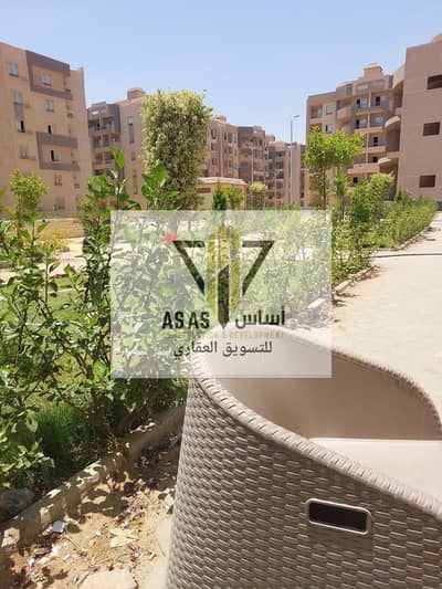 شقة بنتهاوس للبيع في كمباوند الواحة سيتي بالاندلس أرض الجمعيات بجوار ذا ايكون والتسعين والجامعة الأمريكية