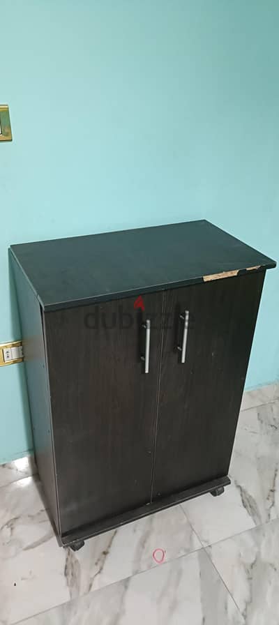 جزامة ٤ أرفف وأربع عجلات
