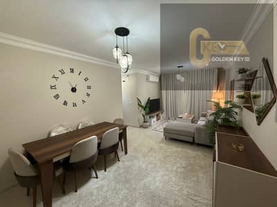 فرصة مميزة للإيجار في مدينتي | شقة فاخرة بتشطيبات خاصة وفرش فندقي بالكامل، تصميم راقٍ وعصري وموقع استثنائي بالقرب من الخدمات والمناطق الحيوية