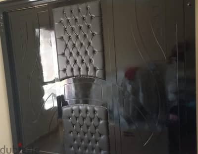 غرفة نوم سرير كبير ومرتبة/ ودولاب