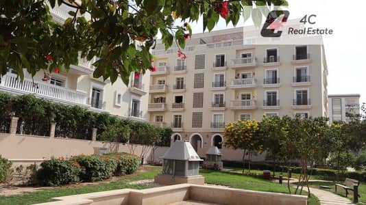 apartment for sale in Hyde Park New Cairo, located in Park Corner, featuring a landscape view, semi-finished condition, and immediate delivery.