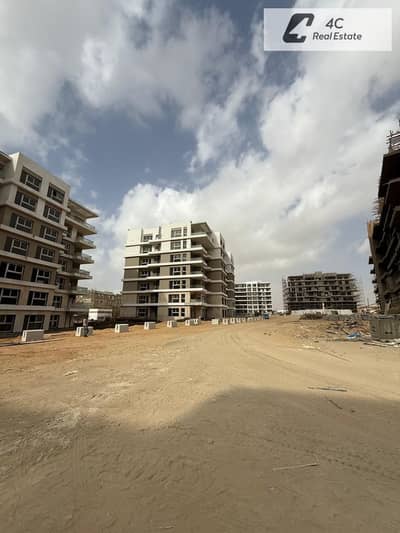 Apartment for sale in Hyde Park New Cairo, featuring a stunning direct club view and a prime location within the compound.